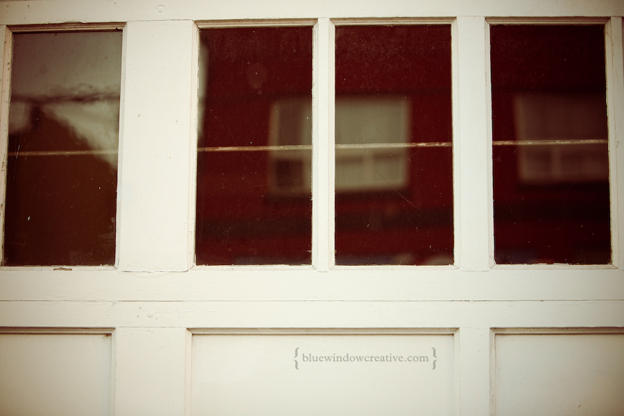 blue window creative 114 A Friday Inspired : Round Tres : "One Block" photo